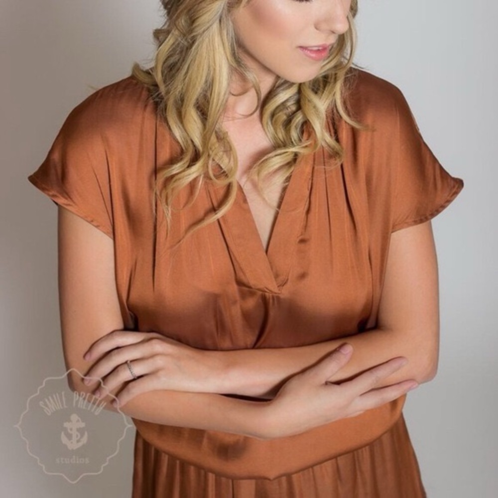 A silky orange rust comfortable dress 👗 H&M 🔥